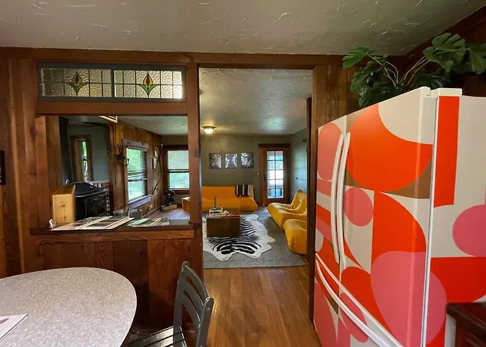 Farmhouse Cabin In The Redwoods