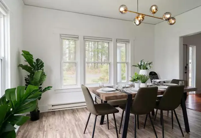 Elegant Forest Retreat - Starlink, Coffee, Bbq