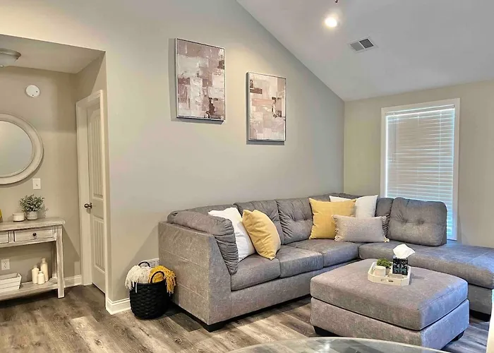 Modern 2Bd 2Ba - Near I75, No Steps, Free Wifi