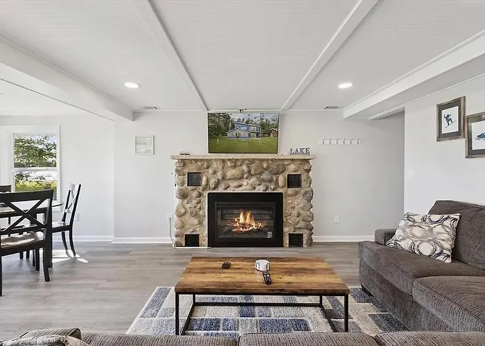 Lakefront Escape Dock Fire Pit Sleeps 14