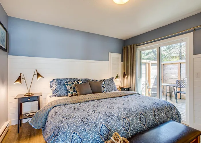 Ocean Front With Beautiful Views! The Beach House-Seal Rock