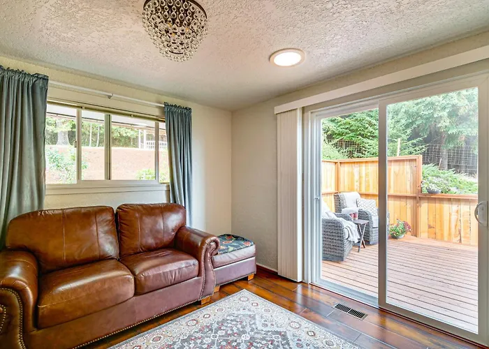“Mtn Views: Umpqua Valley Villa!”