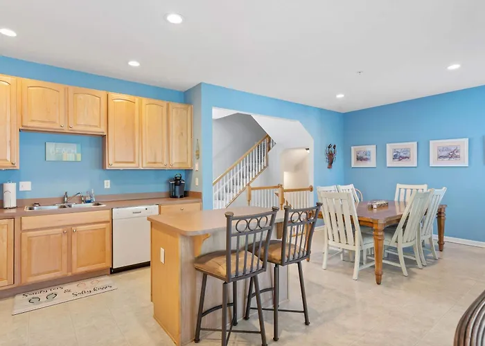 Creekside Getaway - Stay For 8