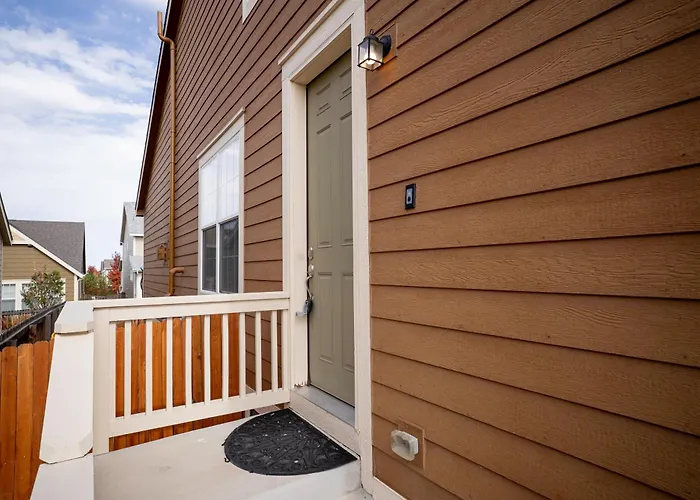 Stylish Retreat In Parker Near Hwy, Parks & Dining