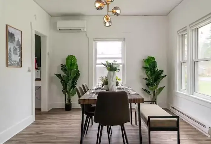 Elegant Forest Retreat - Starlink, Coffee, Bbq