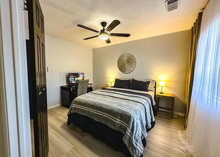 Maple House Backyard Retreat W Hot Tub Near Iah