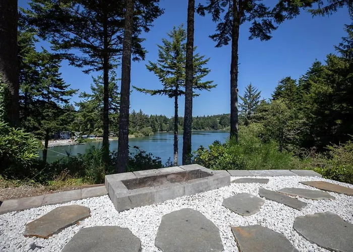 Crown Point Hideaway