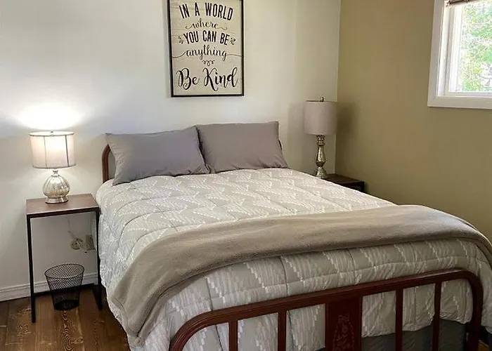 Charming Downtown Cottage With Porch & Backyard Retreat Near Beaverhead River In Dillon, Montana