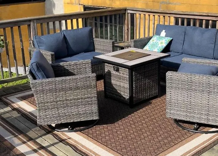 Family-Friendly Retreat Near Manistee Riverwalk