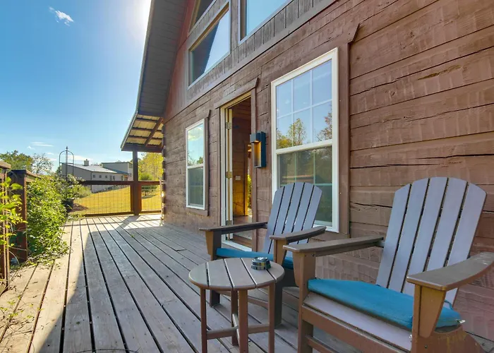 Hike & Unwind, Peaceful Wooded Retreat In Newport