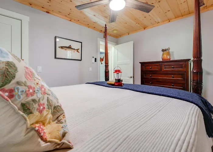 'Valhalla': Family Home On Frye Island W/ Golf!