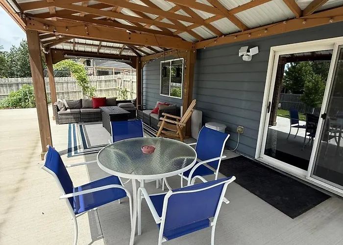Relaxing Retreat With Cozy Patio
