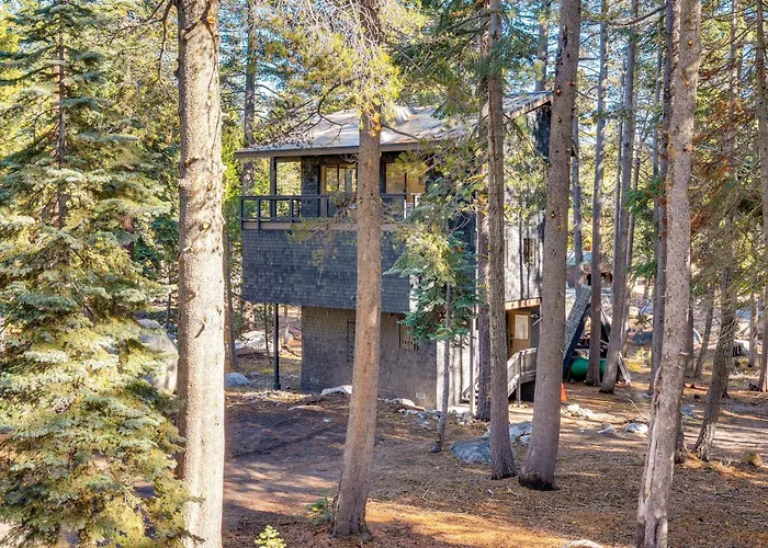 Ski-In/Ski-Out Retreat W/ Sauna In Bear Valley!