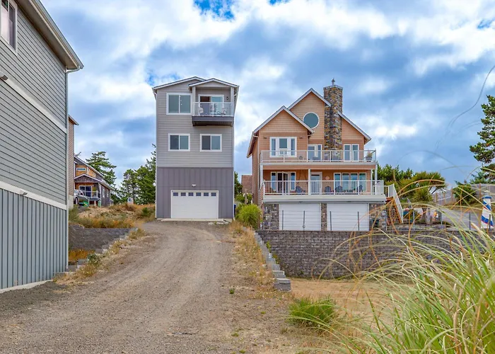 Walk To Beach: Coastal Tillamook Home W/ Desk!