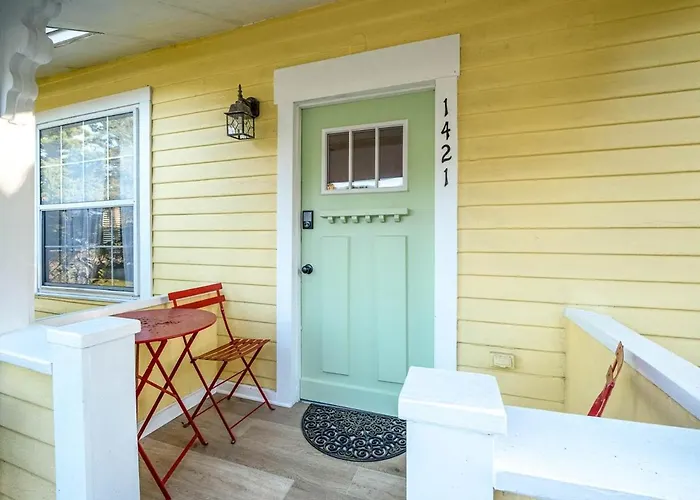 Relaxing 2Br 1Bath Oasis Near River 9 Min To Beach