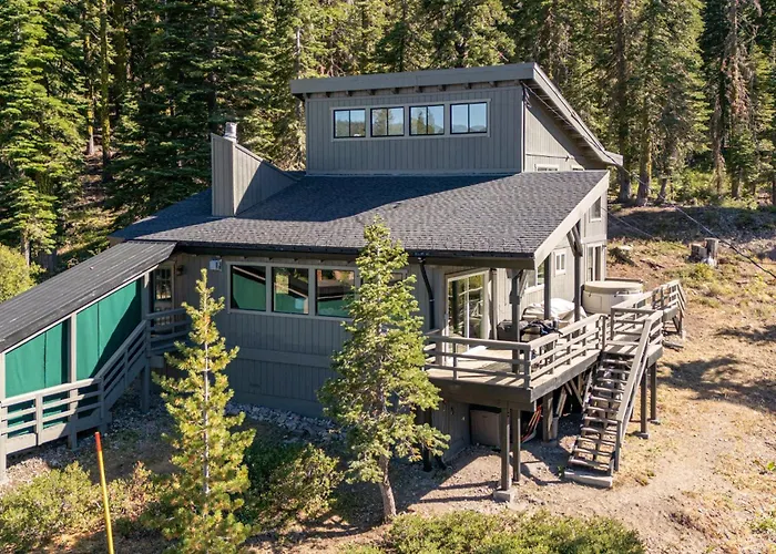 Panoramic Peaks At Alpine By Tahoe Getaways - Pet Friendly, Ac, Hot Tub, Shuttle & Stunning Views