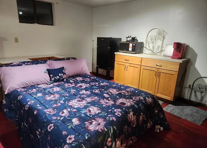 Comfortable Cozy Living Space, Kent Wa