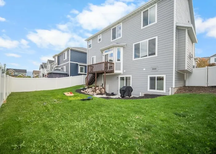 Charming Family Stay W Arcade Theatre Ski Haven Walking Trails And River Walk In Backyard