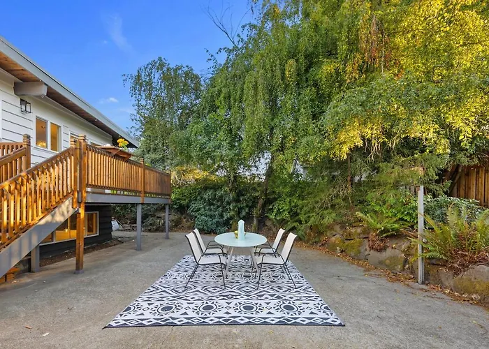 Moder Charmer 4 Bedroom 3 Ba 12 Miles To Seattle, 3 Miles To Airport Near The Mall