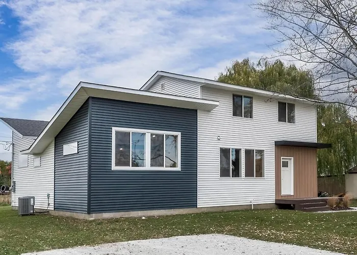 Modern 3-Bedroom Home With Lake Huron Beach Access