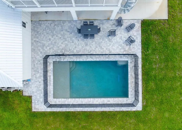 Family Retreat, Pool, Games & Farm Views, 10 Acres