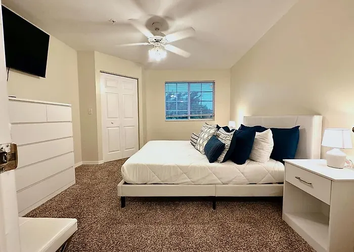 1B - 1B Apartment For 3 At Pembroke Pines