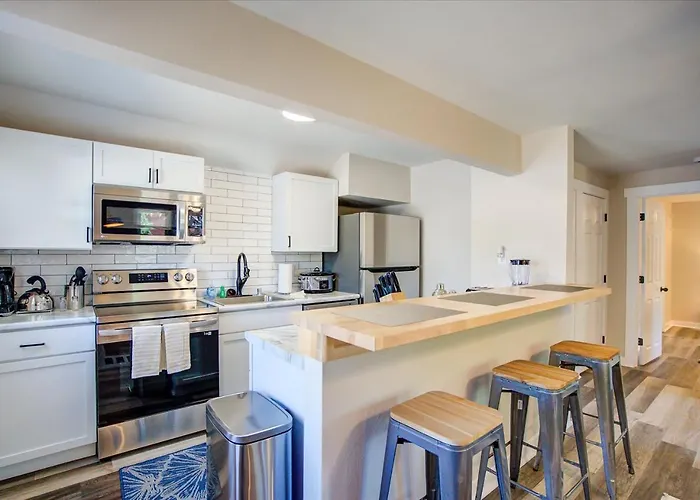 In-Unit Laundry Ac Free Parking Dishwasher