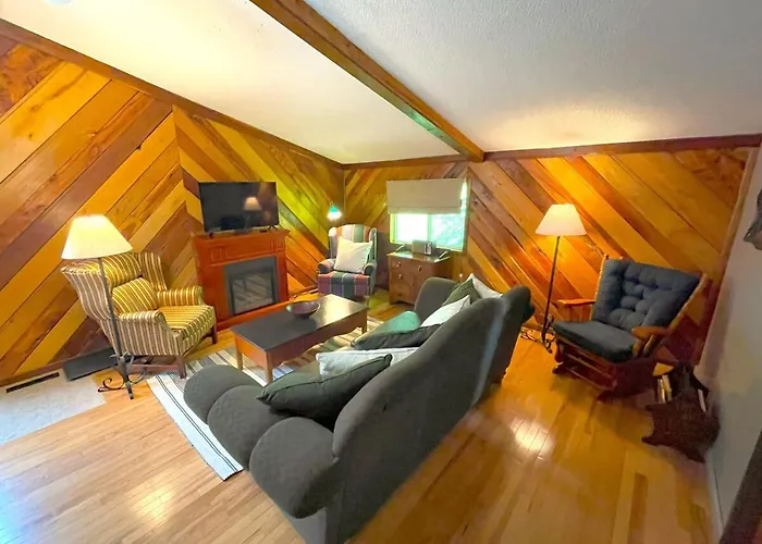 Bluffside Chalet Suite