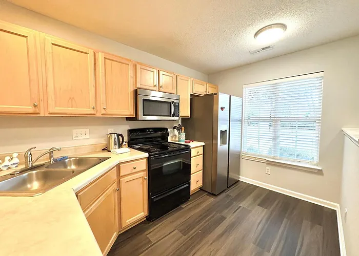 Urban Nova Stay - Perfectly Located Greensboro