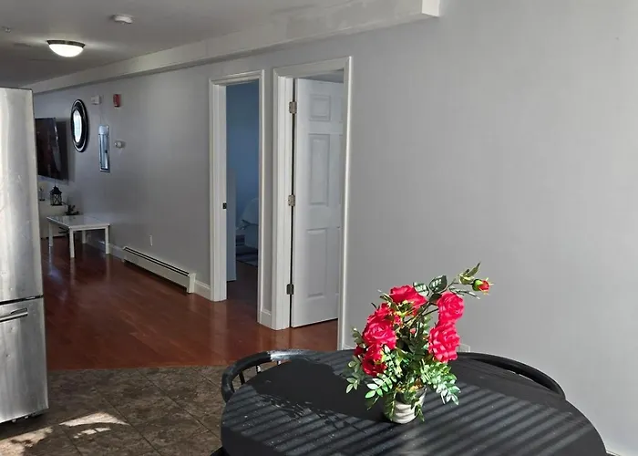 Cozy Nest Getaway Near Boston!