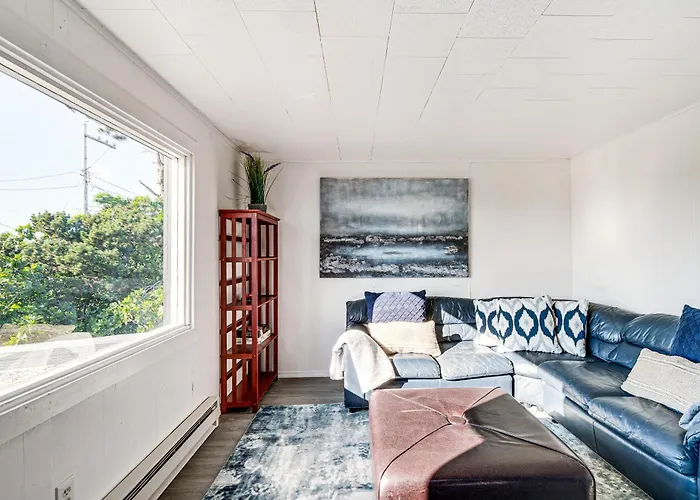 Walk To Beach & Harbor: Spacious Westport Apt!