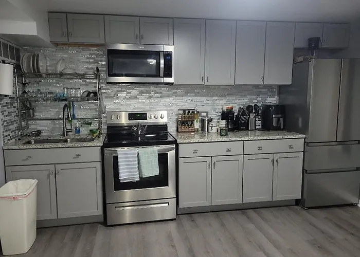 Garden Apartment Near Northwestern