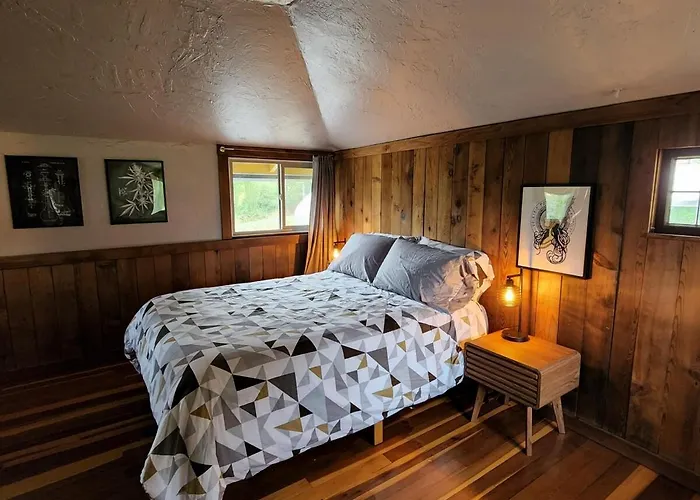 Unique Farm Apartment With Woodstove