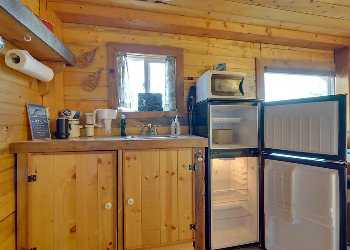 Lakefront Bliss! Ultimate Soldotna Retreat W/ Deck