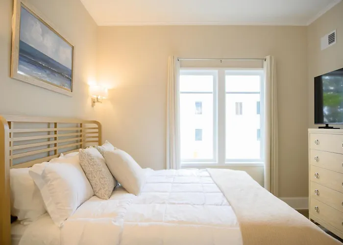 Coastal Luxury Studio One Block To Big Rock