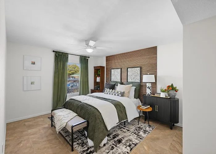 Sophisticated 2Br 2Ba By Tamu, King Bed, Washer & Dryer, Smart Tv