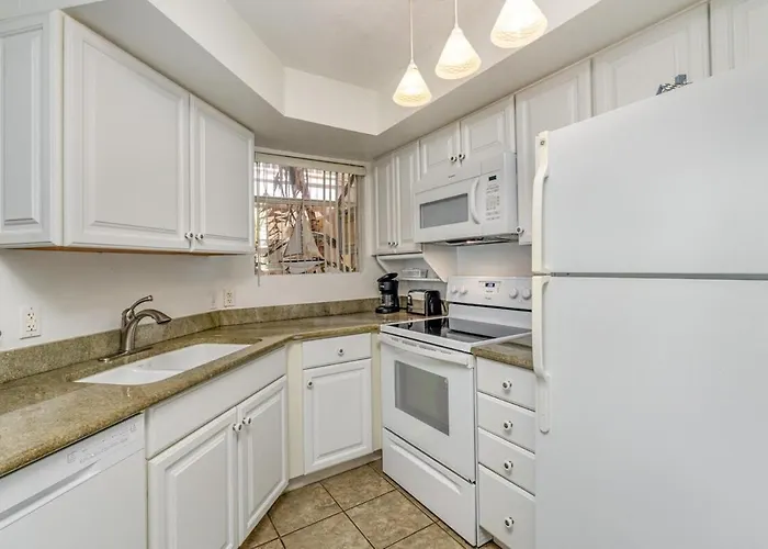 2Bed 2Bath Pondview Haven - Bc138