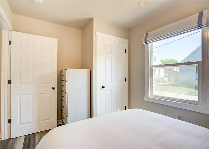 In-Unit Washer & Dryer With Ac - Pets Ok - Fenced Yard
