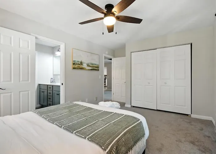 Stylish 2Br Loft Near Isu Hospitals & Downtown