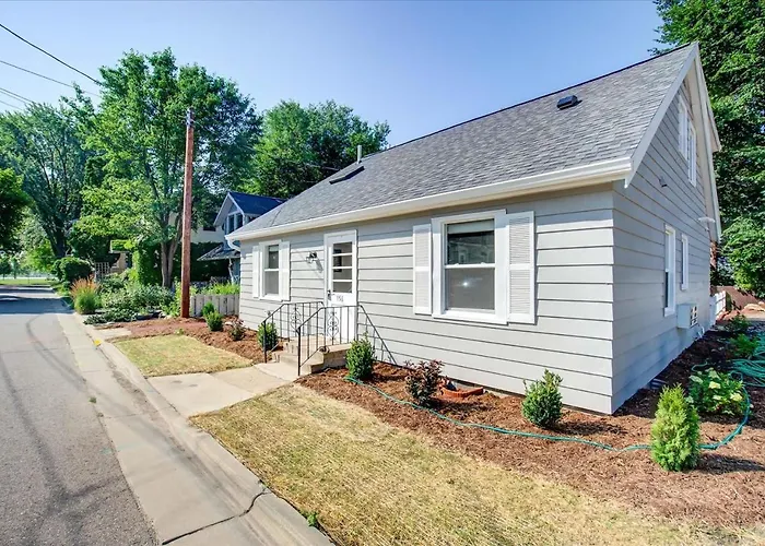 Free Parking With In Unit Washer And Dryer Ac - Pets Ok