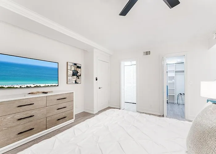 Boca Intercoastal Stay By Aureum, Pool, Gym, Walk To Beach