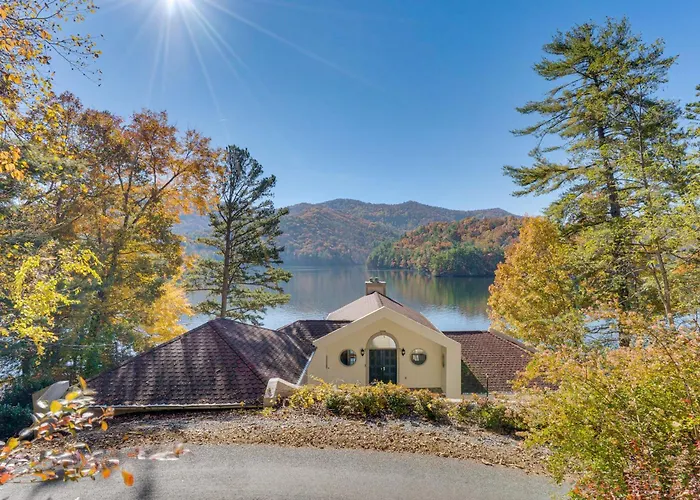 'Casa Alcoa' Mtn-View Apt Over Santeetlah Lake!