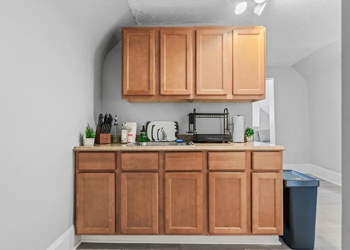 King Bed 2 Tvs Fast Wifi Pet Friendly!