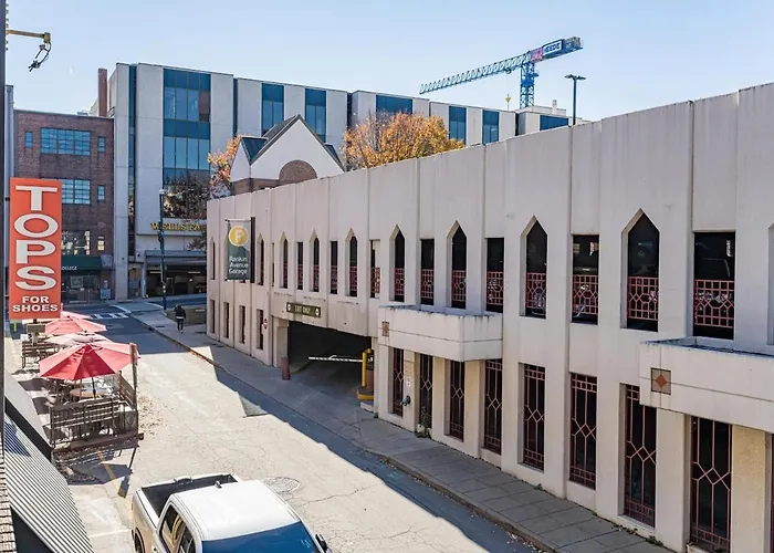 Bright Downtown Asheville Apt With Balcony, Walk Everywhere