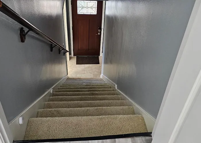 Luxury Private Studio, Quiet, Residential Area, No Complex