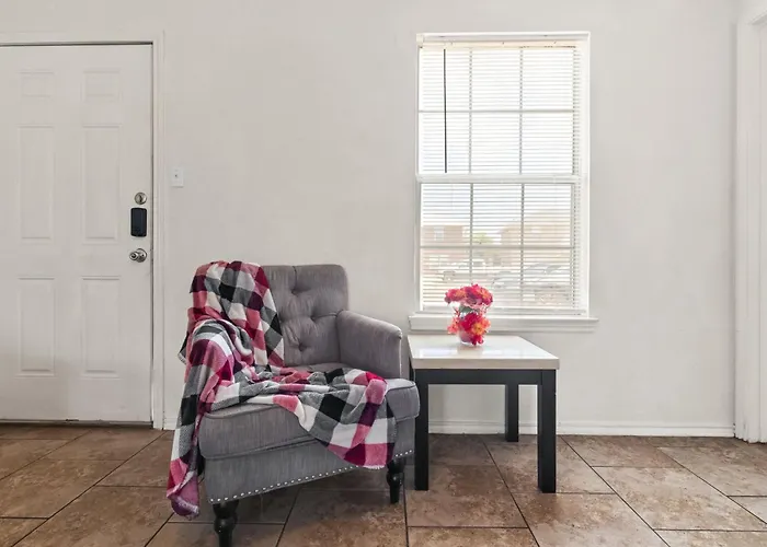 2B1B Condo Mins From Ft Hood & Town