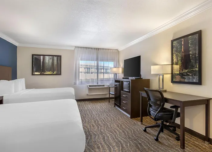 Best Western Town & Country Lodge