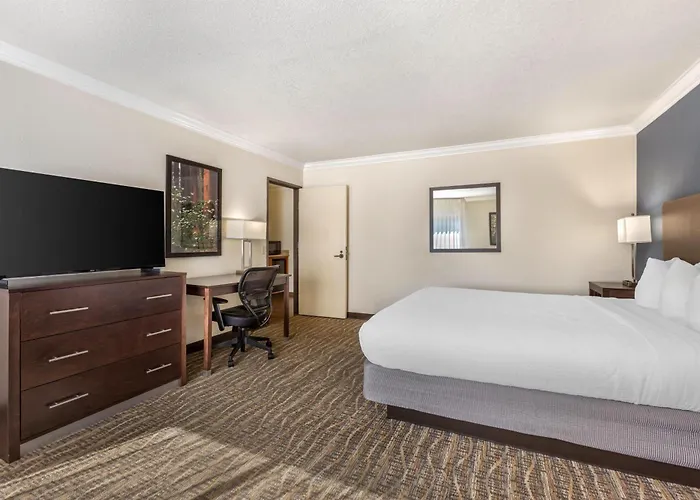 Best Western Town & Country Lodge