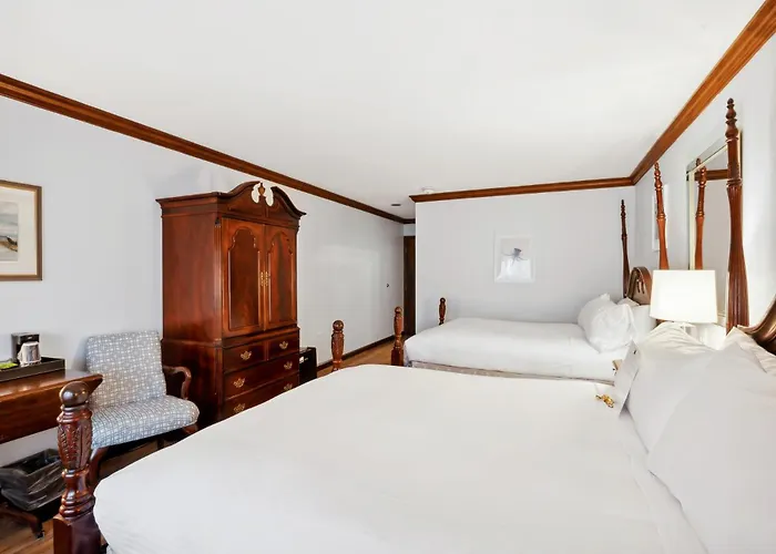 Avon Old Farms Hotel