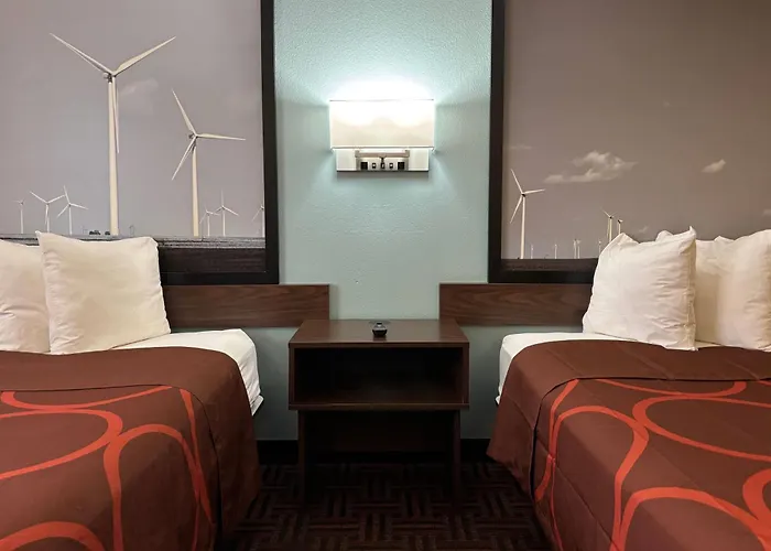Super 8 By Wyndham Peoria